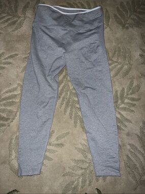 Fabletics Gray Leggings - Comfortable Everyday Bottoms
